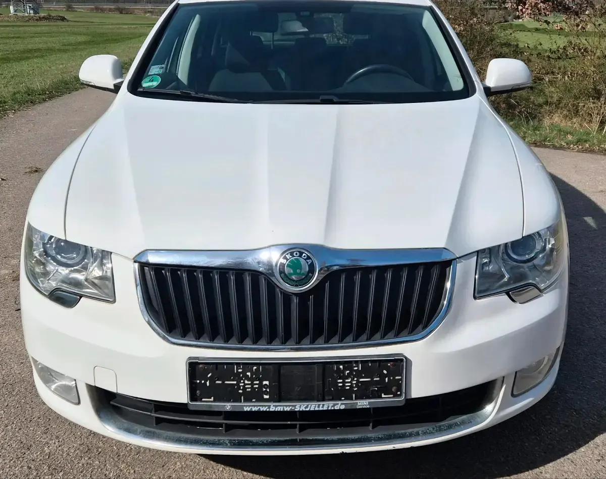 Second-hand Skoda Superb 140 CP (102 kW) 2013 Alb Break