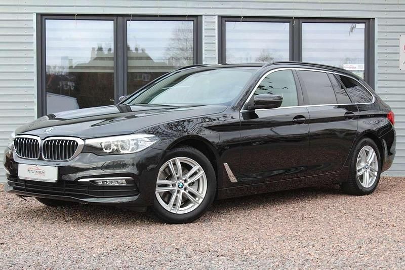Gebraucht BMW 520 Performance 190 PS (139 kW) 2017 Saphirschwarz Kombi