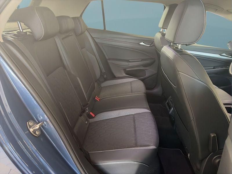 Gebraucht VW Golf VIII 150 PS (110 kW) 2025 Blau Kleinwagen