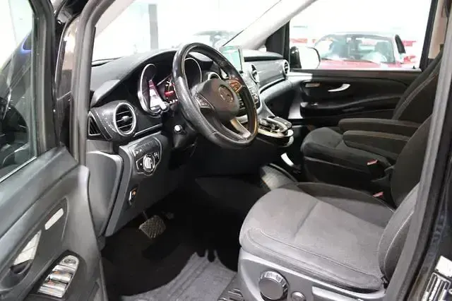 Gebraucht Mercedes V250 190 PS (139 kW) 2019 Schwarz Van / Kleinbus