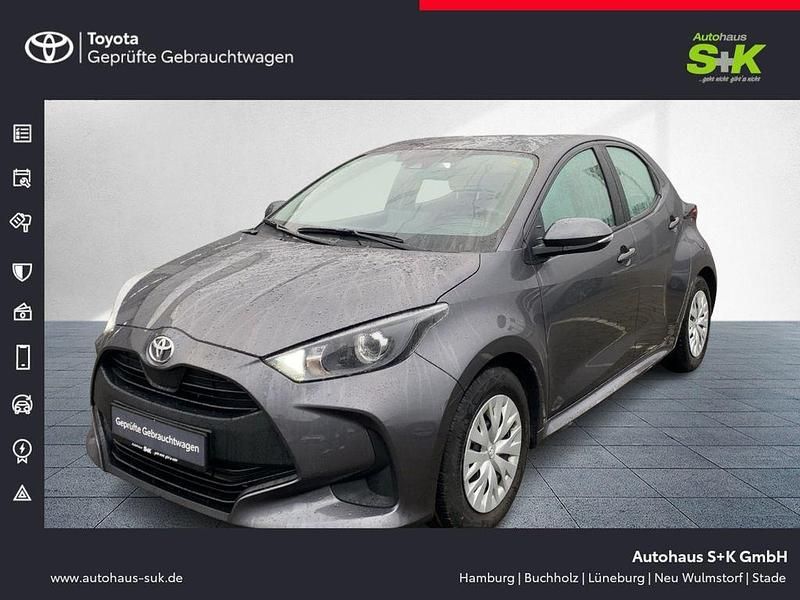 Grau Gebraucht 2022 Toyota Yaris Comfort Limousine | 14.380 € (Fairer Preis) - Bild 1/4
