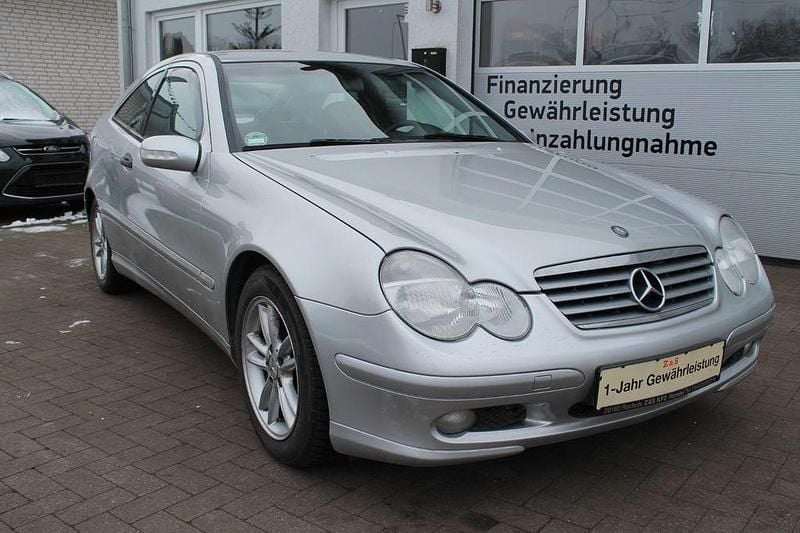 Silber Gebraucht 2004 Mercedes C220 Coupé | 3.999 € (Fairer Preis) - Bild 1/4
