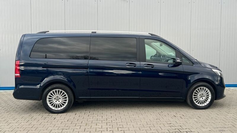 Gebraucht Mercedes V300 239 PS (175 kW) 2019 Blau Van / Kleinbus
