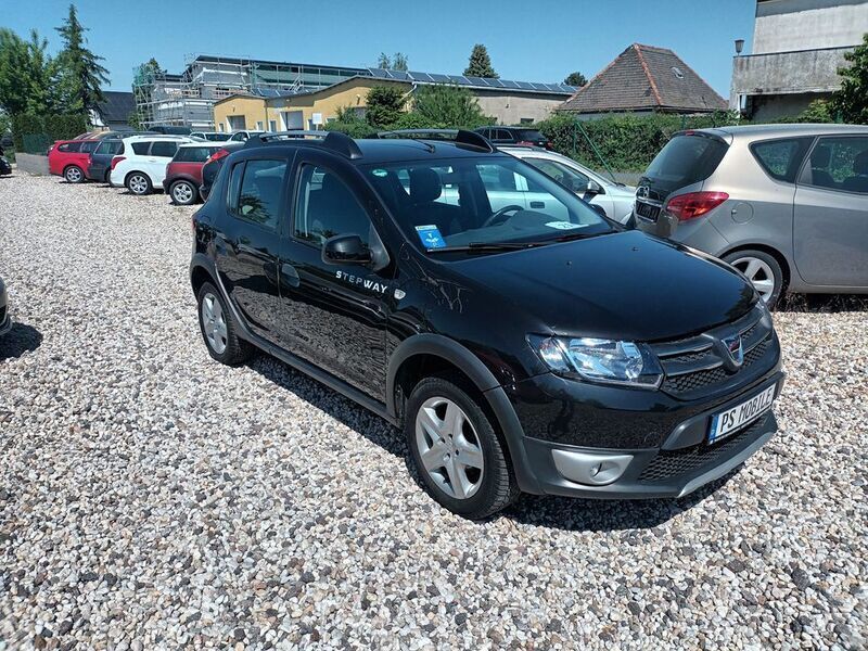 Schwarz Gebraucht 2016 Dacia Sandero Prestige Kleinwagen | 5.999 € (Guter Preis) - Bild 1/4