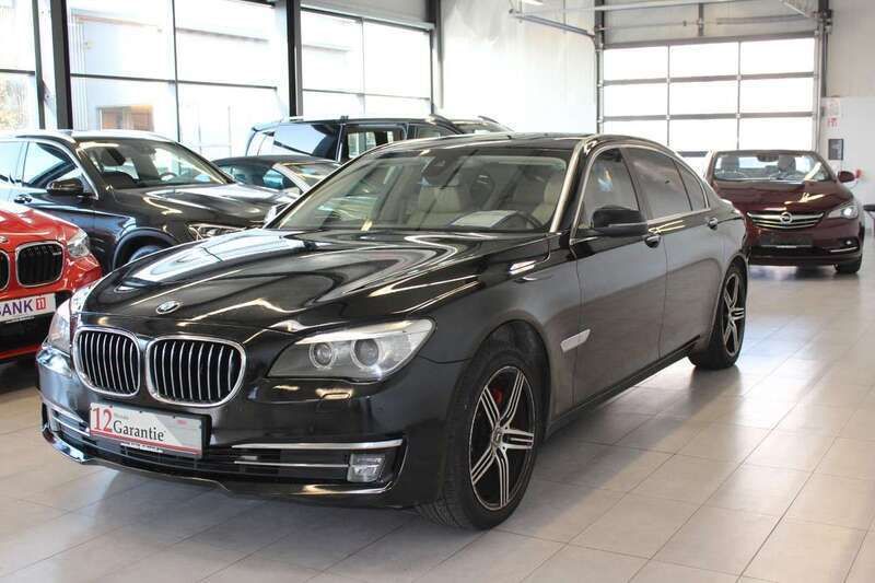 Black sapphire metallic Gebraucht 2013 BMW 730 Limousine | 12.900 € (Superpreis) - Bild 1/4
