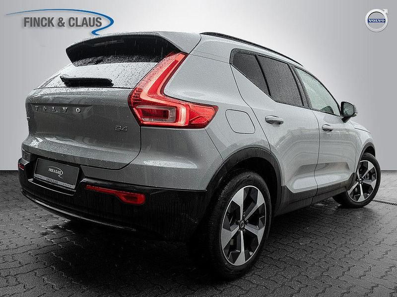 Gebraucht Volvo XC40 Plus 197 PS (144 kW) 2024 Grau (vapour grey) SUV