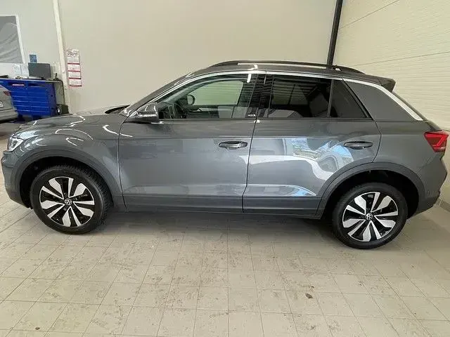 Gebraucht VW T-Roc Move 116 PS (85 kW) 2024 Indiumgrau metallic SUV