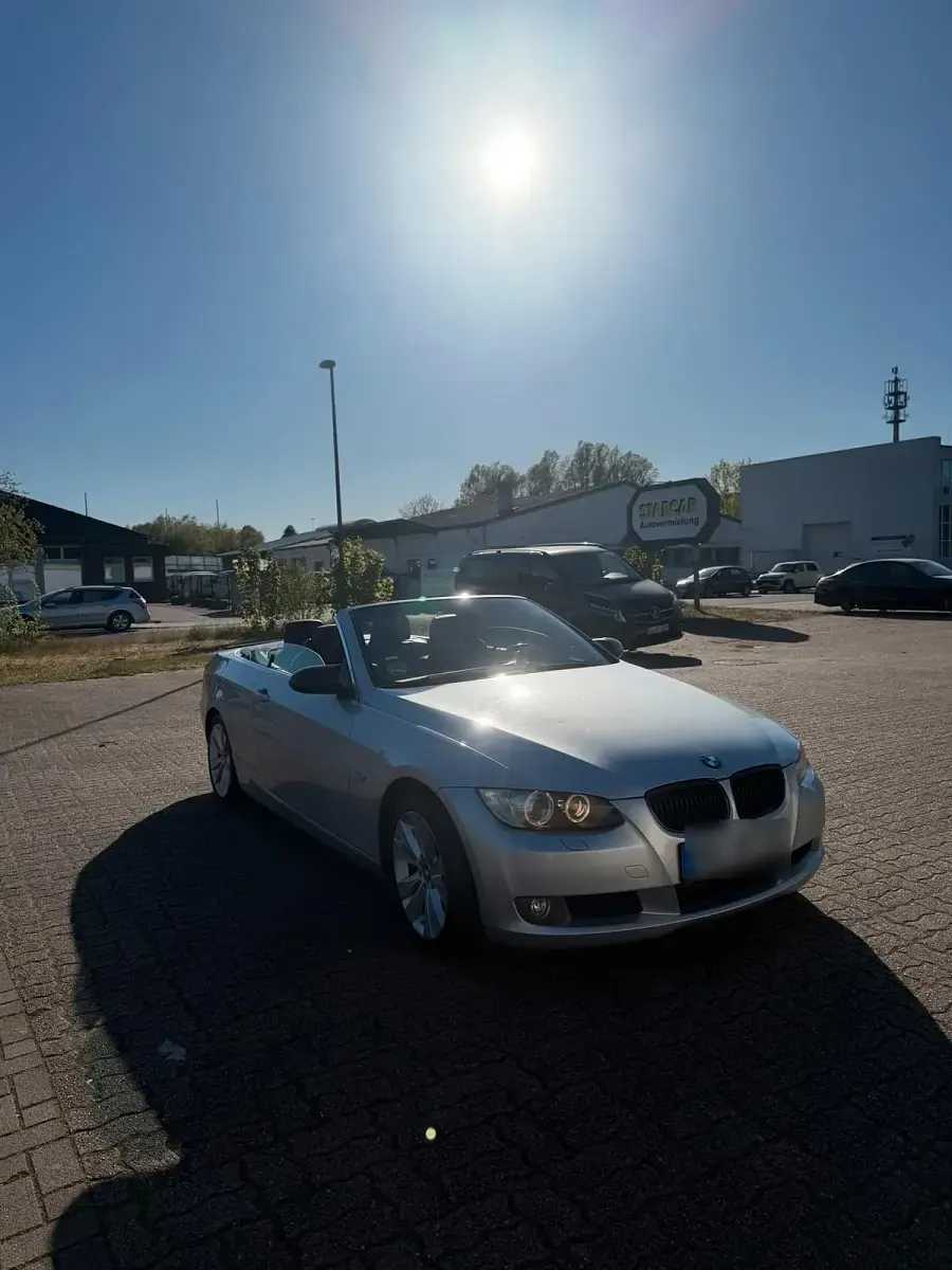 Gebraucht BMW 320 Cabriolet 177 PS (130 kW) 2010 Silber Cabrio
