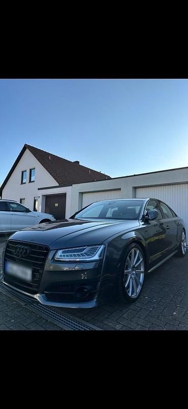 Gebraucht Audi S8 plus Ambiente 605 PS (444 kW) 2017 Grau Limousine