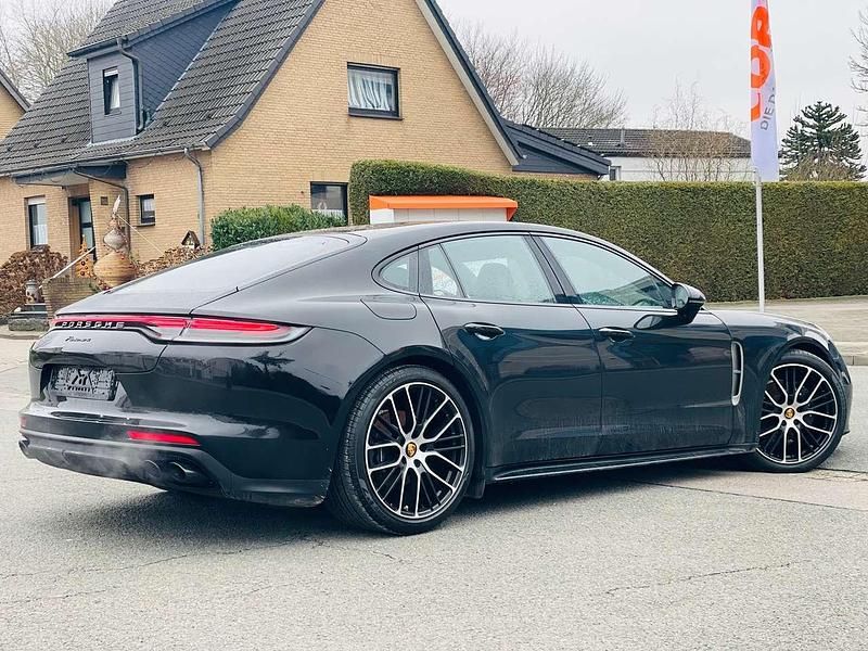 Gebraucht Porsche Panamera Platinum Edition 330 PS (242 kW) 2023 A1 tiefschwarz Limousine