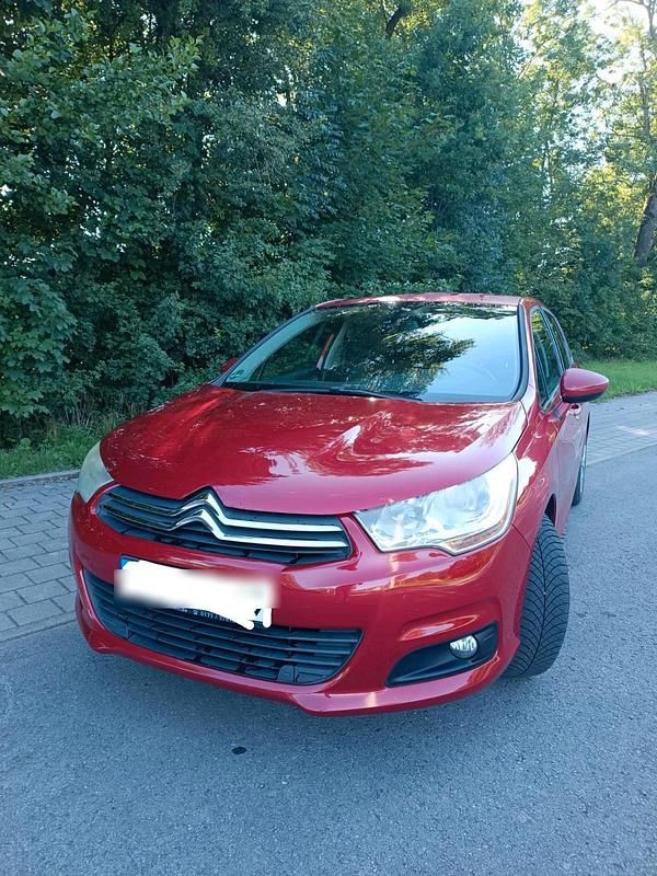 Rot Gebraucht 2018 Citroën C4 Limousine | 3.500 € (Superpreis) - Bild 1/4
