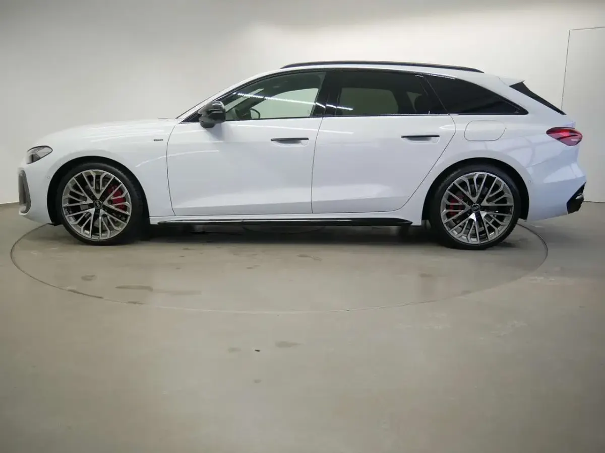 Gebraucht Audi A5 Edition .1 367 PS (269 kW) 2025 Gletscherweiß metallic Kombi