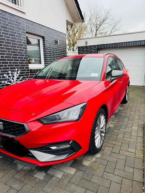 Rot Gebraucht 2021 Seat Leon FR Kombi | 17.600 € (Superpreis) - Bild 1/4