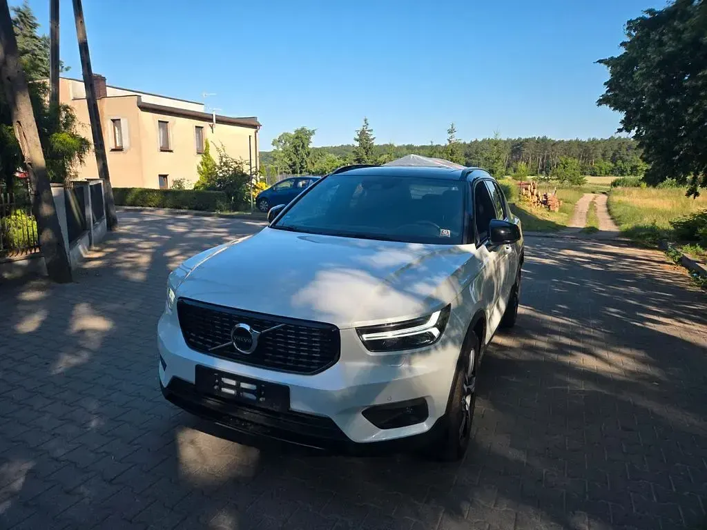 Gebraucht Volvo XC40 R-Design 190 PS (139 kW) 2021 Weiß SUV