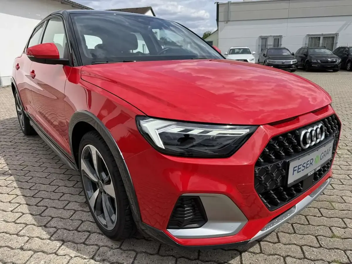 Gebraucht Audi A1 S-Line 110 PS (80 kW) 2023 Rot SUV