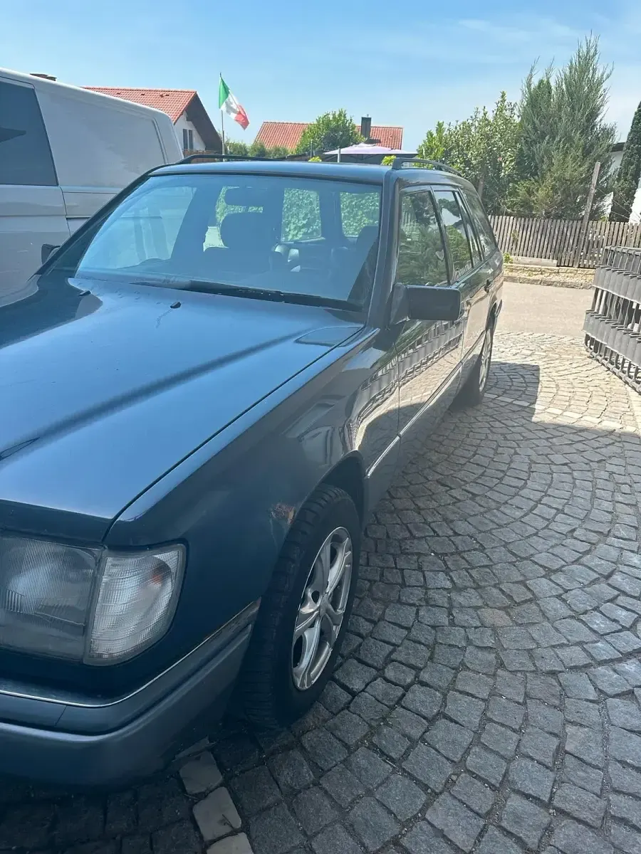 Gebraucht Mercedes E280 193 PS (141 kW) 1995 Schwarz Kombi