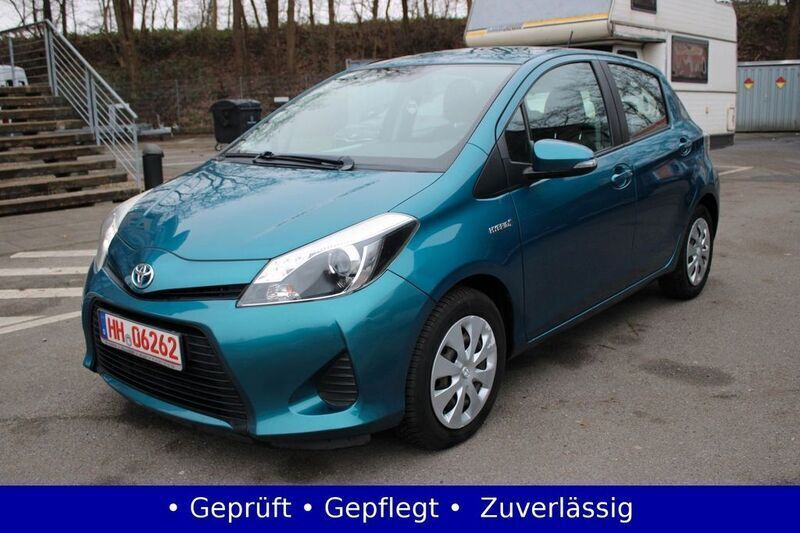 Blau Gebraucht 2013 Toyota Yaris Hybrid Life Limousine | 9.600 € (Etwas zu teuer) - Bild 1/4