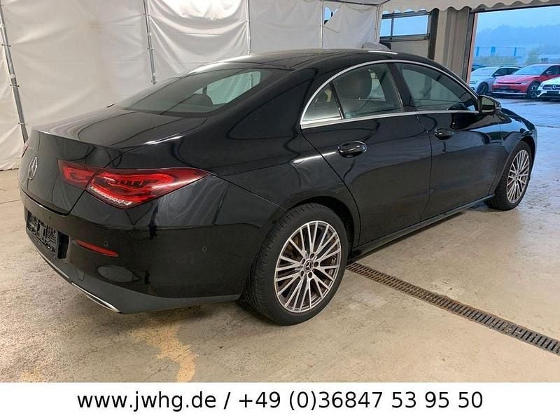 Gebraucht Mercedes CLA200 Progressive 163 PS (119 kW) 2020 Schwarz Limousine