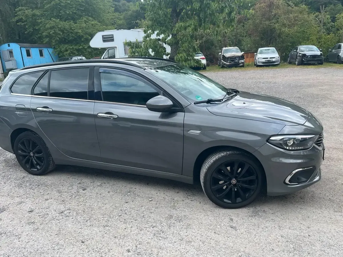Gebraucht Fiat Tipo 120 PS (88 kW) 2018 Grau Kombi