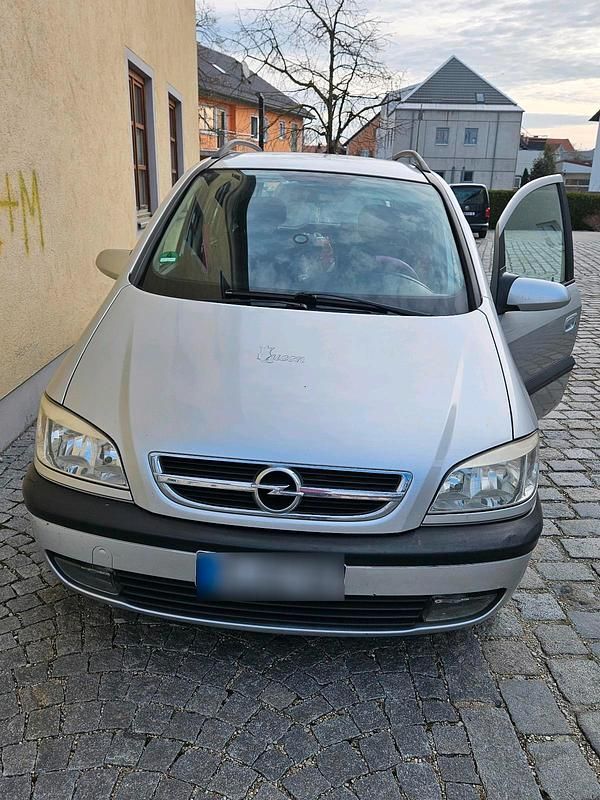 Gebraucht Opel Zafira 101 PS (74 kW) 2004 Silber Van / Kleinbus