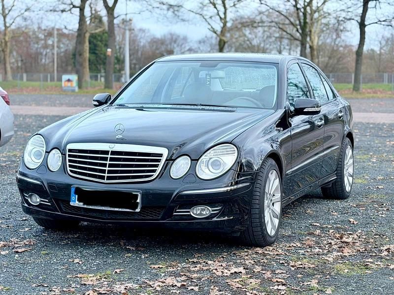 Gebraucht Mercedes E280 231 PS (169 kW) 2007 Schwarz Limousine