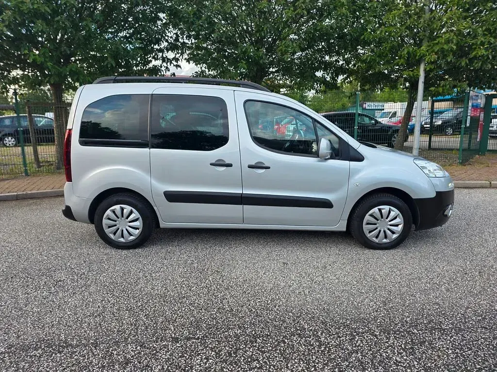 Gebraucht Peugeot Partner Tepee Active 98 PS (72 kW) 2013 Silber Van / Kleinbus