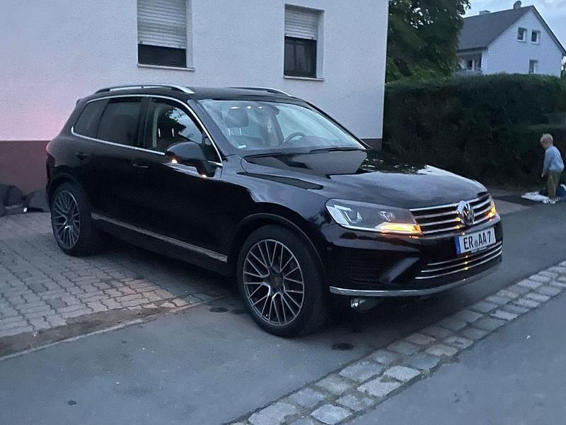 Schwarz Gebraucht 2017 VW Touareg SUV | 22.400 € - Bild 1/4