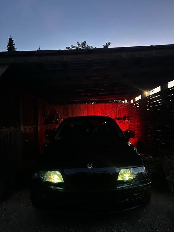 Blau Gebraucht 1998 BMW 320 Limousine | 1.500 € (Superpreis) - Bild 1/4