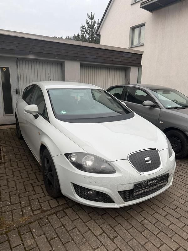 Weiß Gebraucht 2012 Seat Leon Kleinwagen | 3.199 € (Superpreis) - Bild 1/4