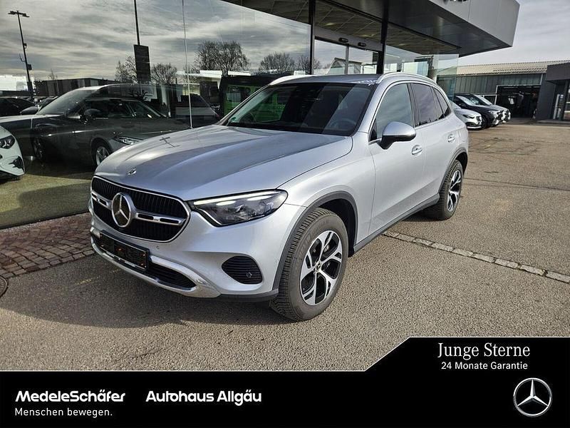 Gebraucht Mercedes GLC300e Avantgarde 333 PS (244 kW) 2023 Silber SUV