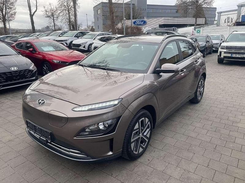 Gebraucht Hyundai Kona Select 100 kW (136 PS) 2022 Silky bronze / met SUV