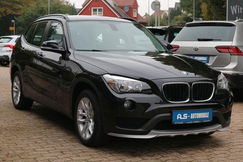 Schwarz Gebraucht 2014 BMW X1 Advantage SUV | 12.490 € (Etwas zu teuer) - Bild 1/4