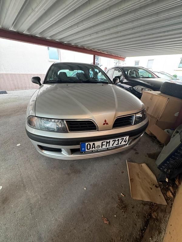 Silber Gebraucht 2000 Mitsubishi Carisma Limousine | 1.272 € (Guter Preis) - Bild 1/3