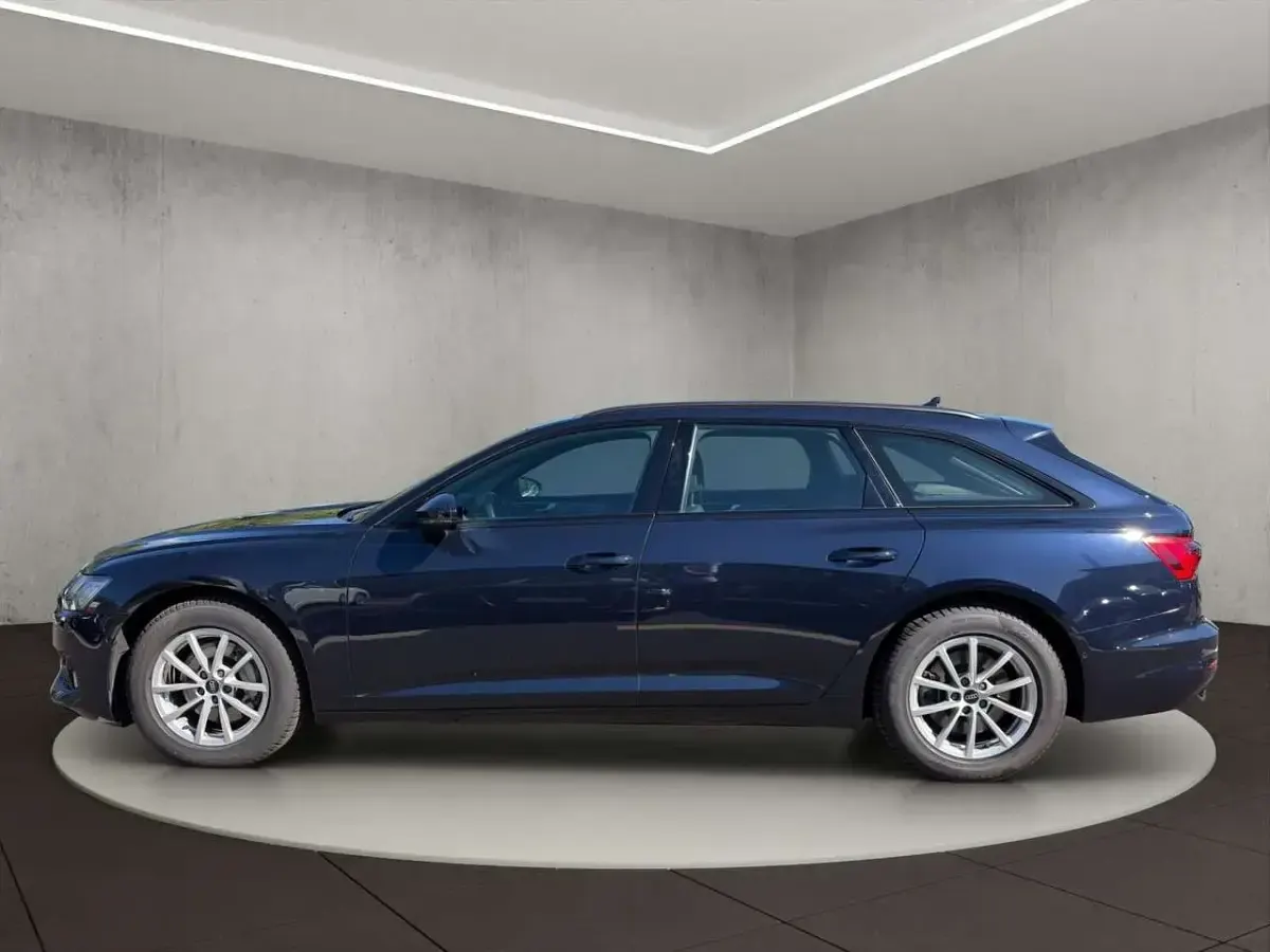 Gebraucht Audi A6 Ambiente 245 PS (180 kW) 2023 Firmamentblau metallic Kombi