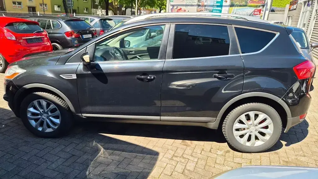 Gebraucht Ford Kuga Titanium 163 PS (119 kW) 2011 Schwarz SUV