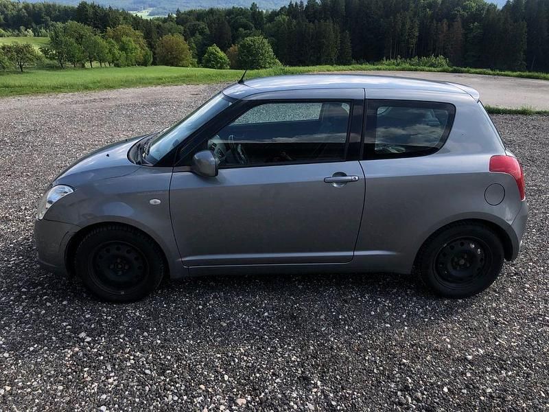 Gebraucht Suzuki Swift 92 PS (67 kW) 2007 Grau Kleinwagen