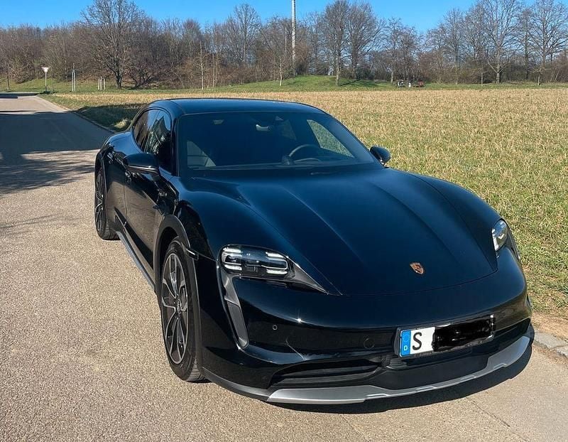 Schwarz Gebraucht 2023 Porsche Taycan 4S Cross Turismo Limousine | 75.500 € (Fairer Preis) - Bild 1/4