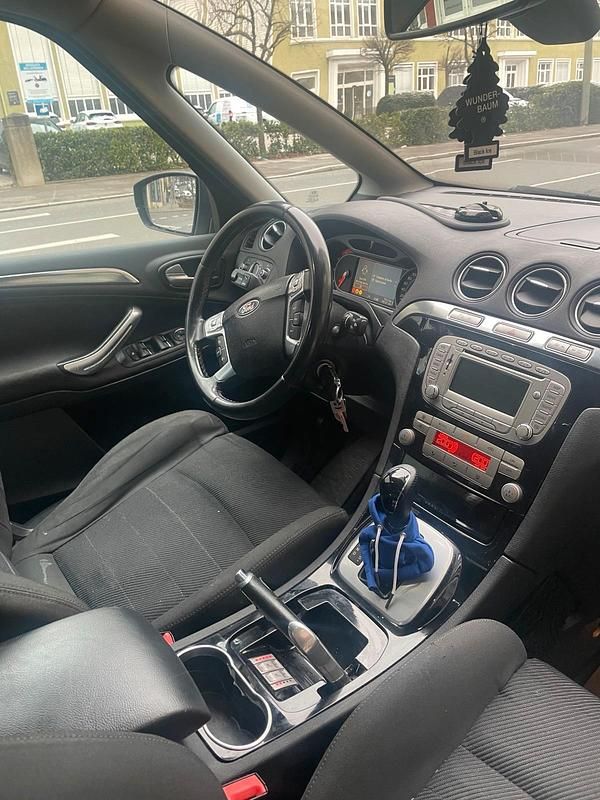 Gebraucht Ford S-MAX S 140 PS (102 kW) 2010 Braun Van / Kleinbus