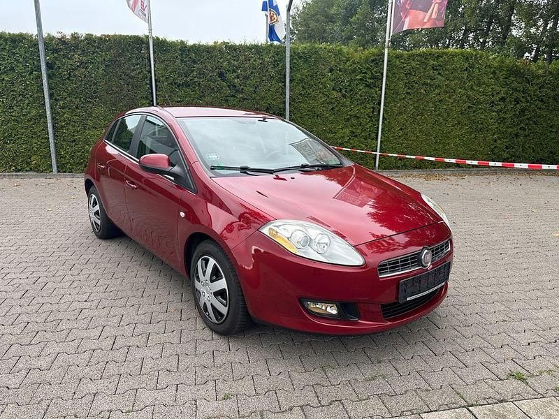 Rot Gebraucht 2009 Fiat Bravo Racing Kleinwagen | 2.750 € (Fairer Preis) - Bild 1/4