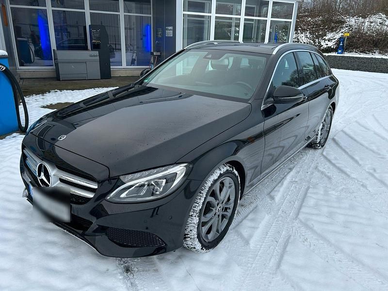 Schwarz Gebraucht 2017 Mercedes C250 Avantgarde Kombi | 20.900 € (Fairer Preis) - Bild 1/4
