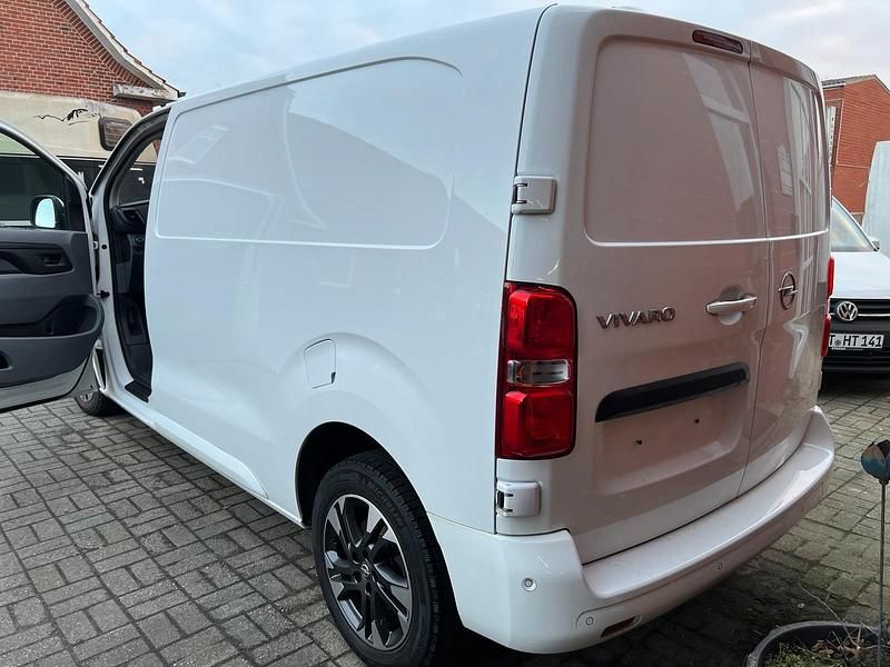 Gebraucht Opel Vivaro 177 PS (130 kW) 2020 Weiß Van / Kleinbus