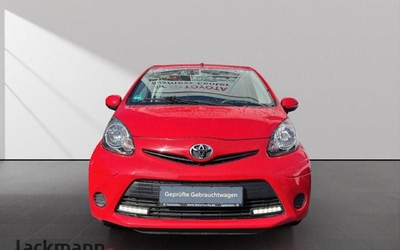 Gebraucht Toyota Aygo Cool 68 PS (50 kW) 2014 Rot Kleinwagen