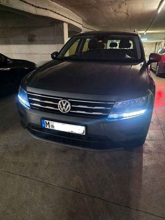 Gebraucht VW Tiguan Allspace Trendline 150 PS (110 kW) 2018 Schwarz SUV
