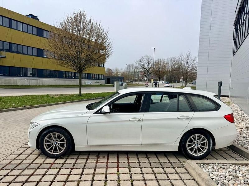 Gebraucht BMW 320 Sport Line 184 PS (135 kW) 2013 Weiß Kombi