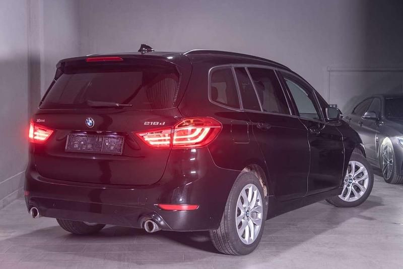 Gebraucht BMW 218 150 PS (110 kW) 2022 Schwarz ii/bonnet fluid black Van / Kleinbus