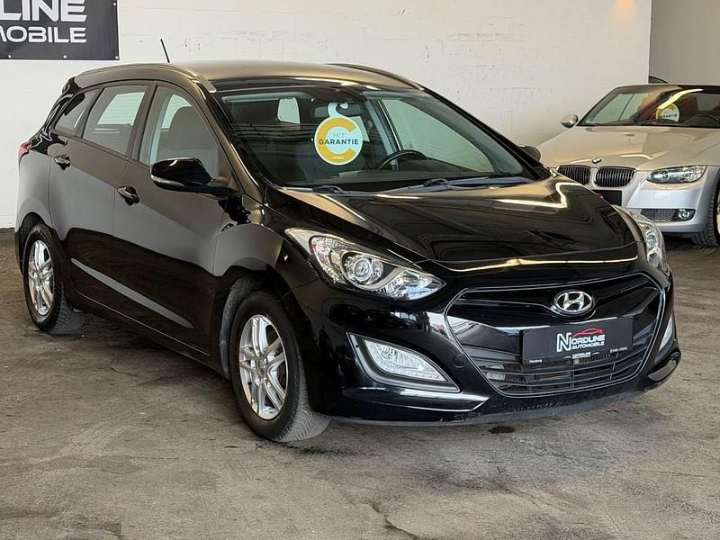 Gebraucht Hyundai i30 Trend 90 PS (66 kW) 2013 Schwarz Kombi