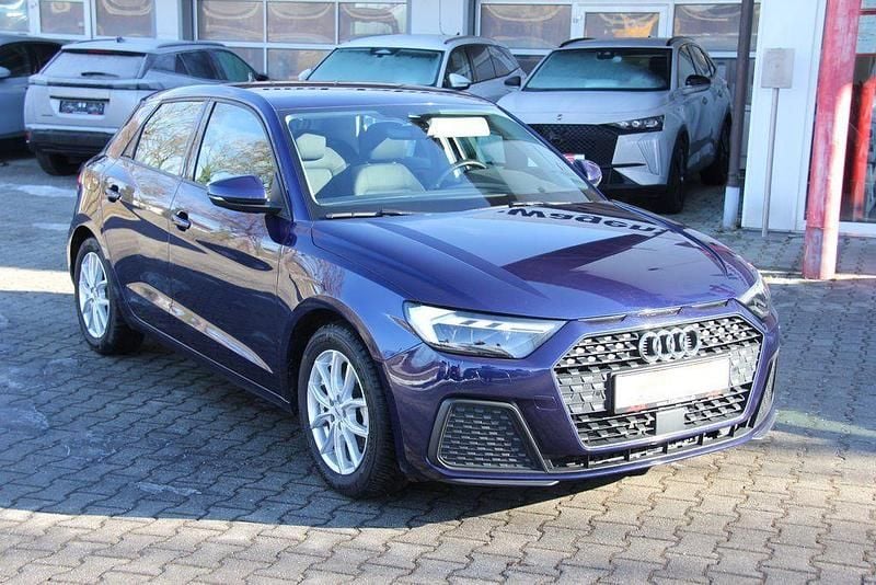 Blau Gebraucht 2024 Audi A1 Sportback Comfort Kleinwagen | 22.950 € (Guter Preis) - Bild 1/4