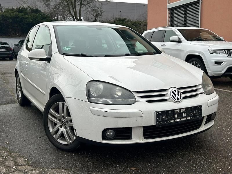 Gebraucht VW Golf V 122 PS (89 kW) 2008 Weiß Kleinwagen