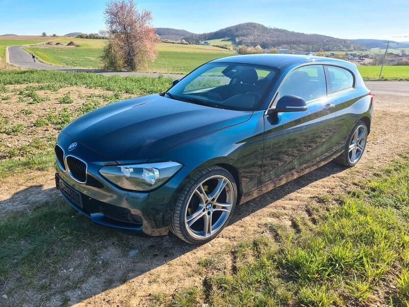 Blau Gebraucht 2014 BMW 114 Kleinwagen | 7.999 € (Fairer Preis) - Bild 1/4