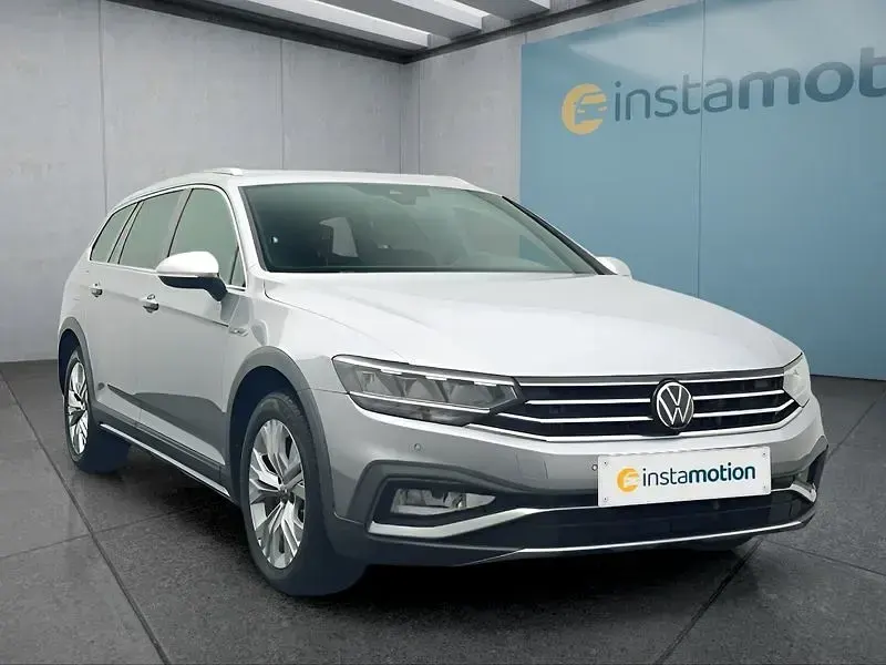 Gebraucht VW Passat 200 PS (147 kW) 2022 Silber Kombi